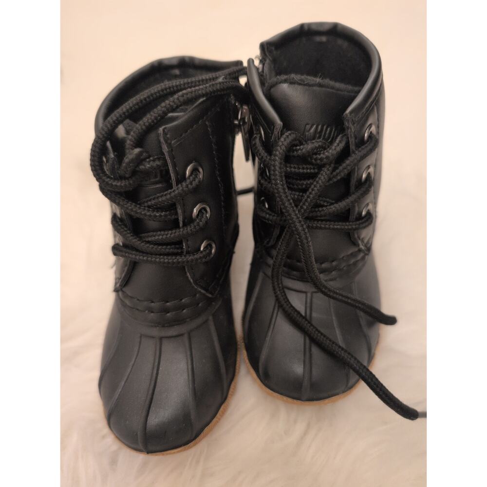 Khombu Winter and All-Weather Baby Boot Size 6M Black with Tan Sole